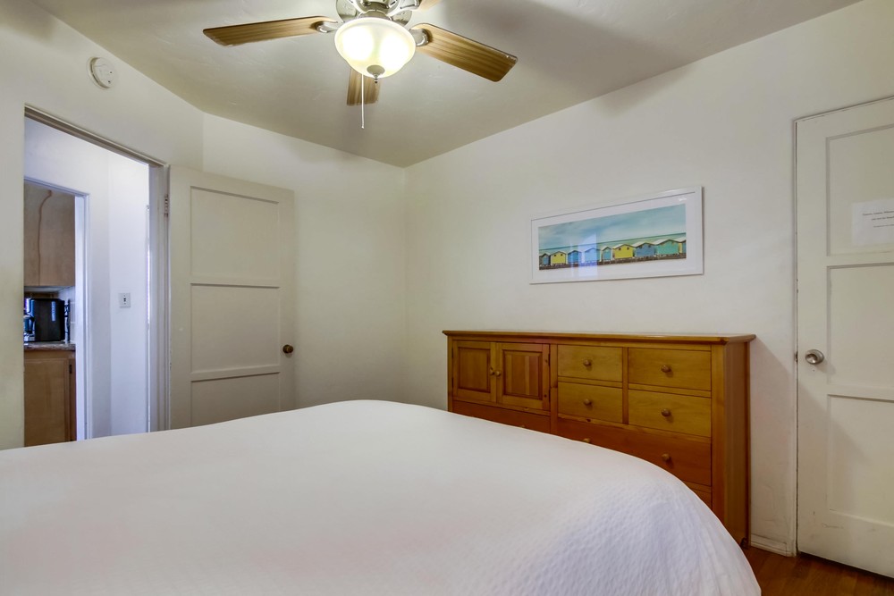 Virtual tour photo 27 of 32 for 709 Whiting Ct