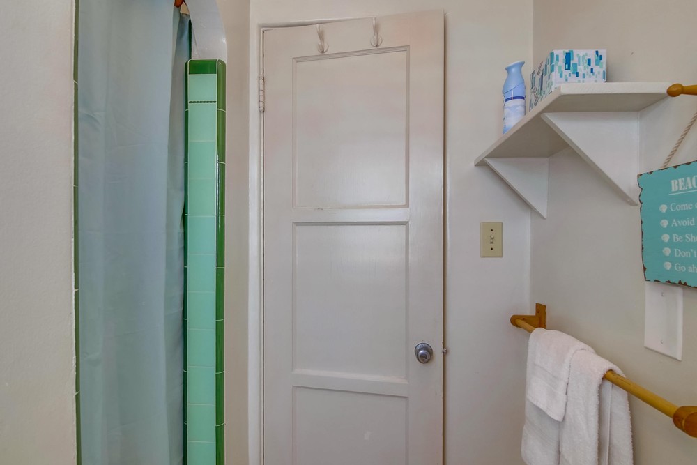 Virtual tour photo 30 of 32 for 709 Whiting Ct
