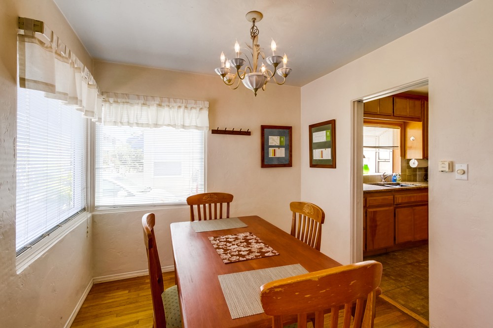 Virtual tour photo 11 of 21 for 709 Whiting Ct