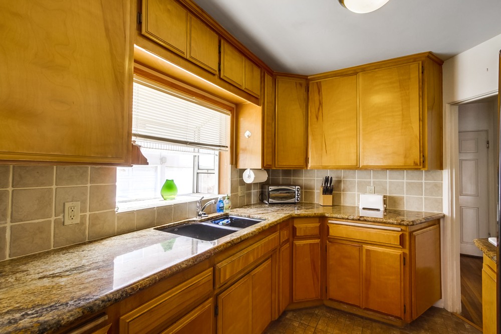Virtual tour photo 14 of 21 for 709 Whiting Ct