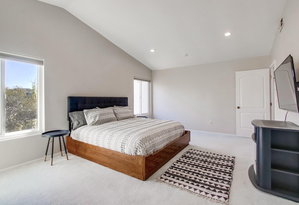 Virtual tour photo 32 of 60 for 7096 Birchcreek Rd