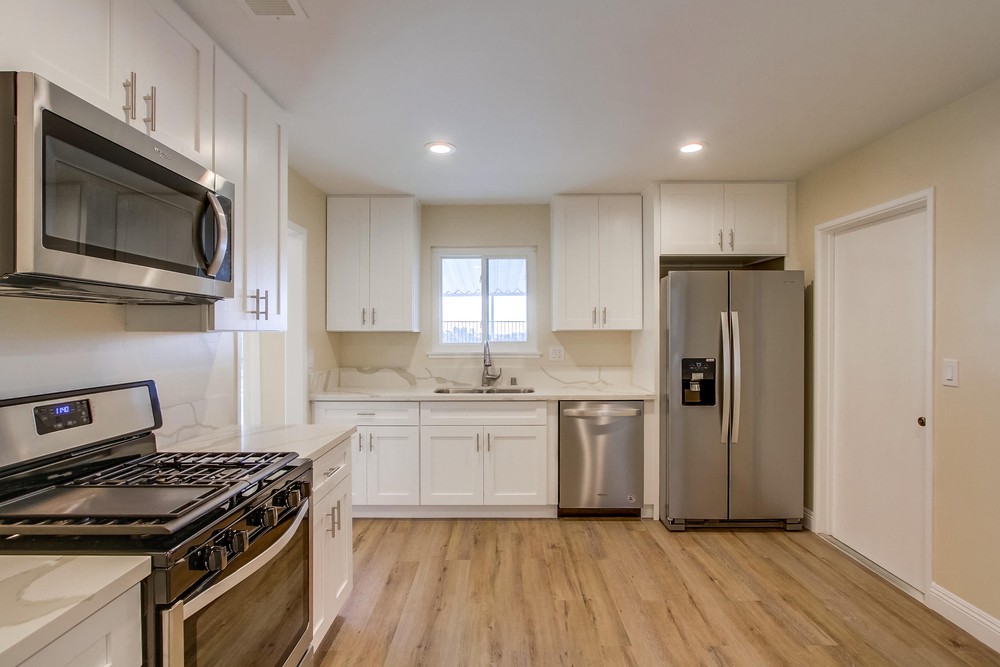 Virtual tour photo 19 of 67 for 7103 Windward St