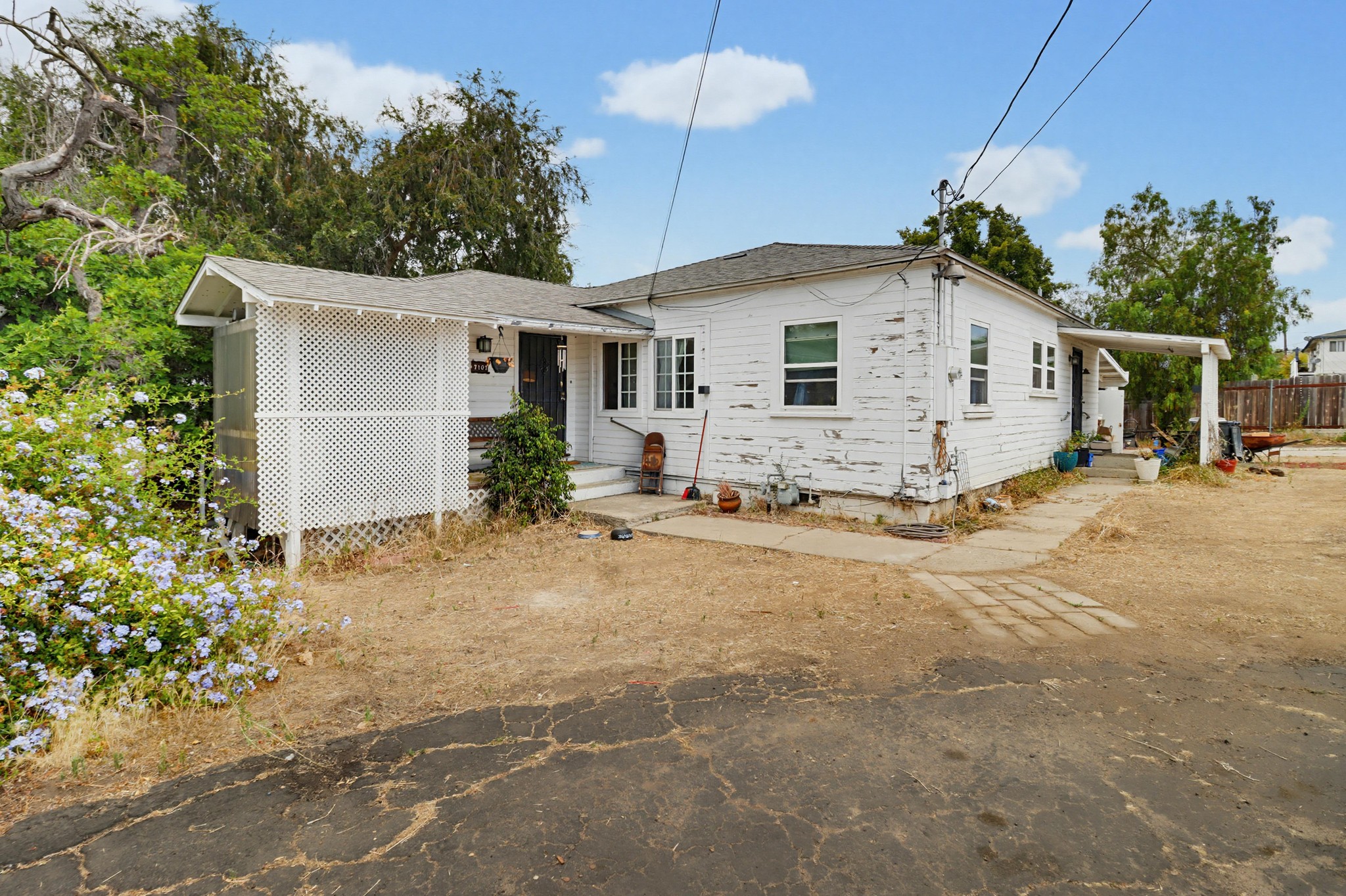 Virtual tour photo 6 of 56 for 7107 Suerich Ln