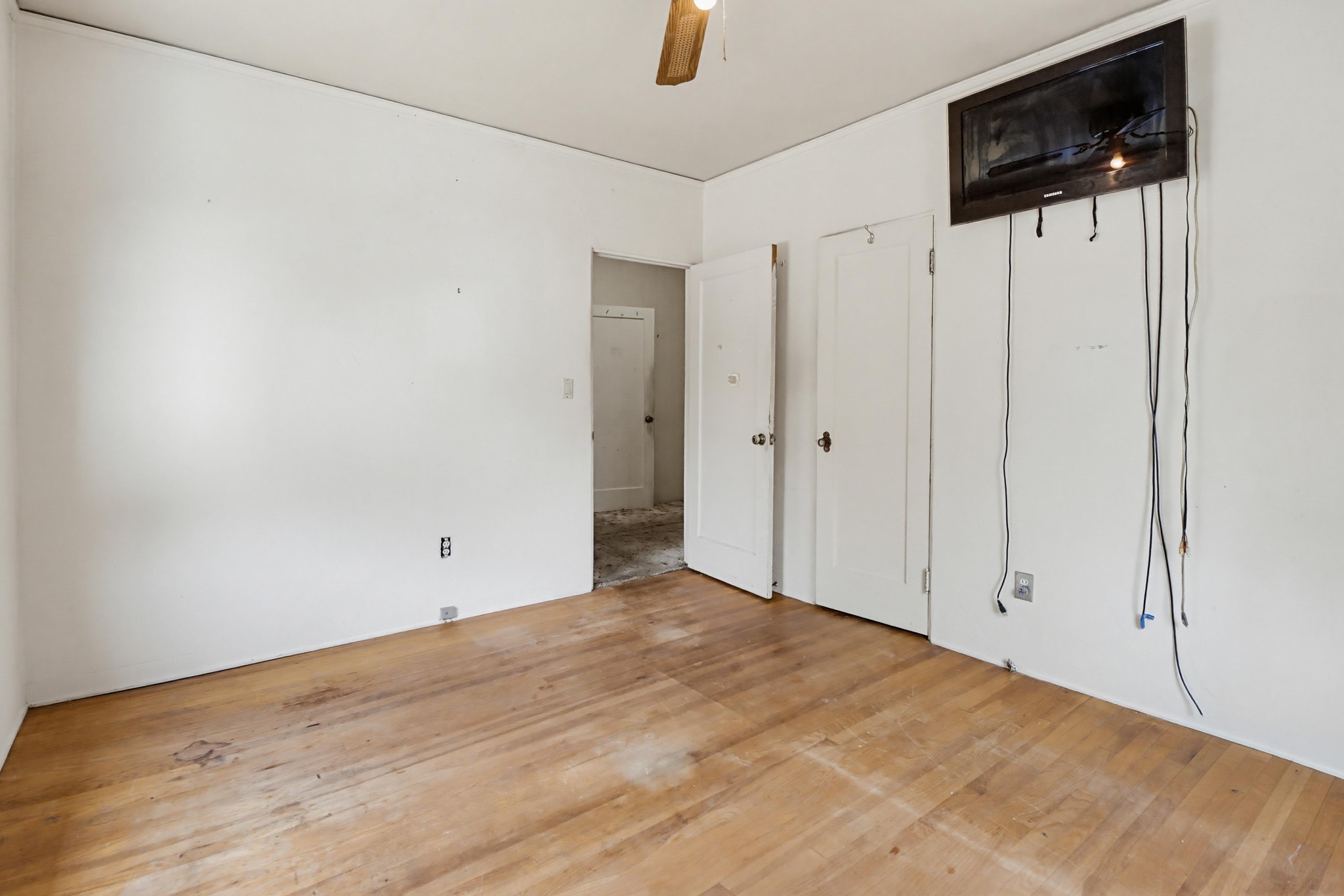 Virtual tour photo 31 of 56 for 7107 Suerich Ln