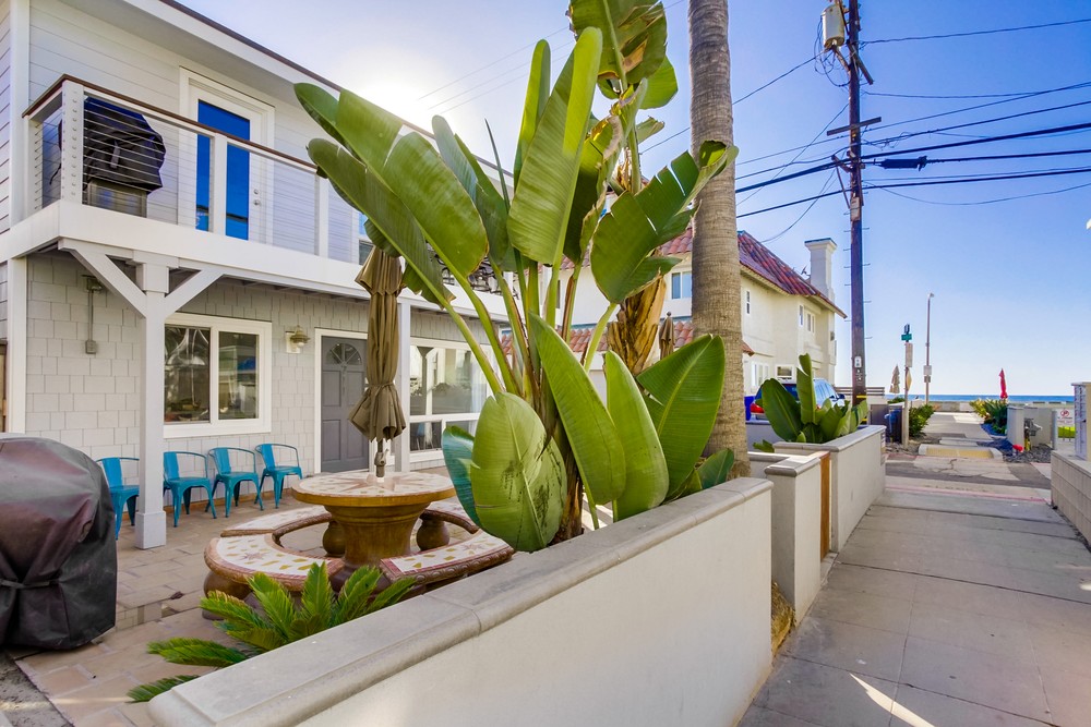 Virtual tour photo 3 of 32 for 711 Ensenada Ct