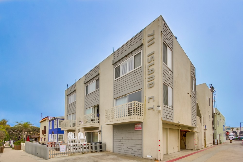 Virtual tour photo 1 of 23 for 711 Island Ct #3