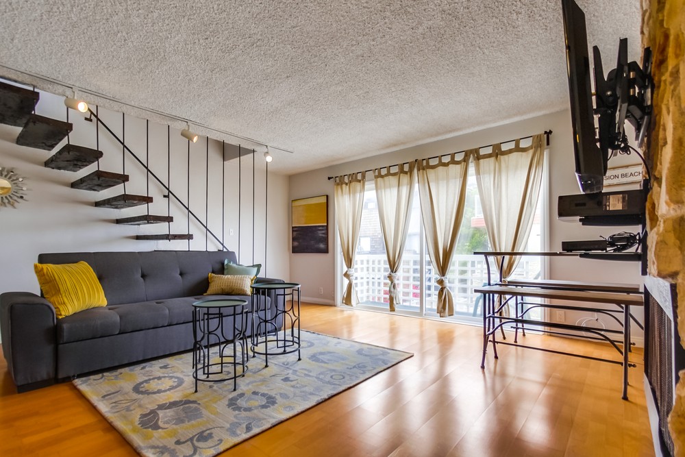 Virtual tour photo 4 of 23 for 711 Island Ct #3