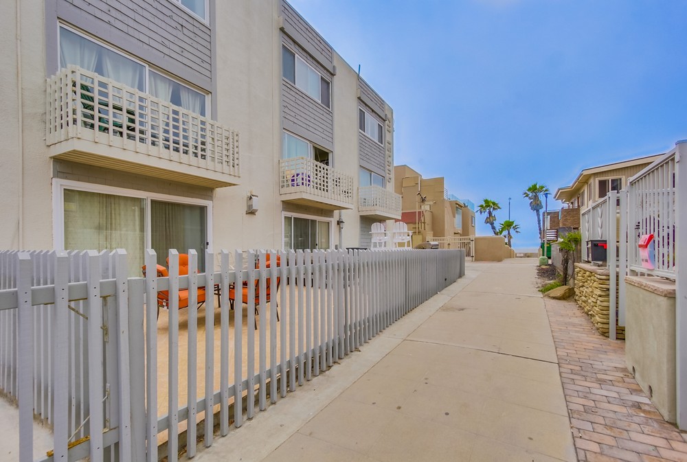 Virtual tour photo 24 of 23 for 711 Island Ct #3