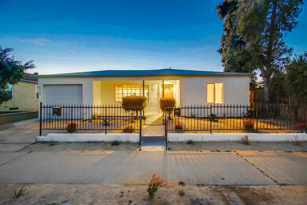 Virtual tour photo 1 of 77 for 712 Raven St