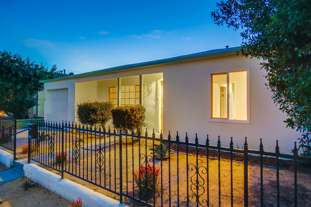 Virtual tour photo 3 of 77 for 712 Raven St