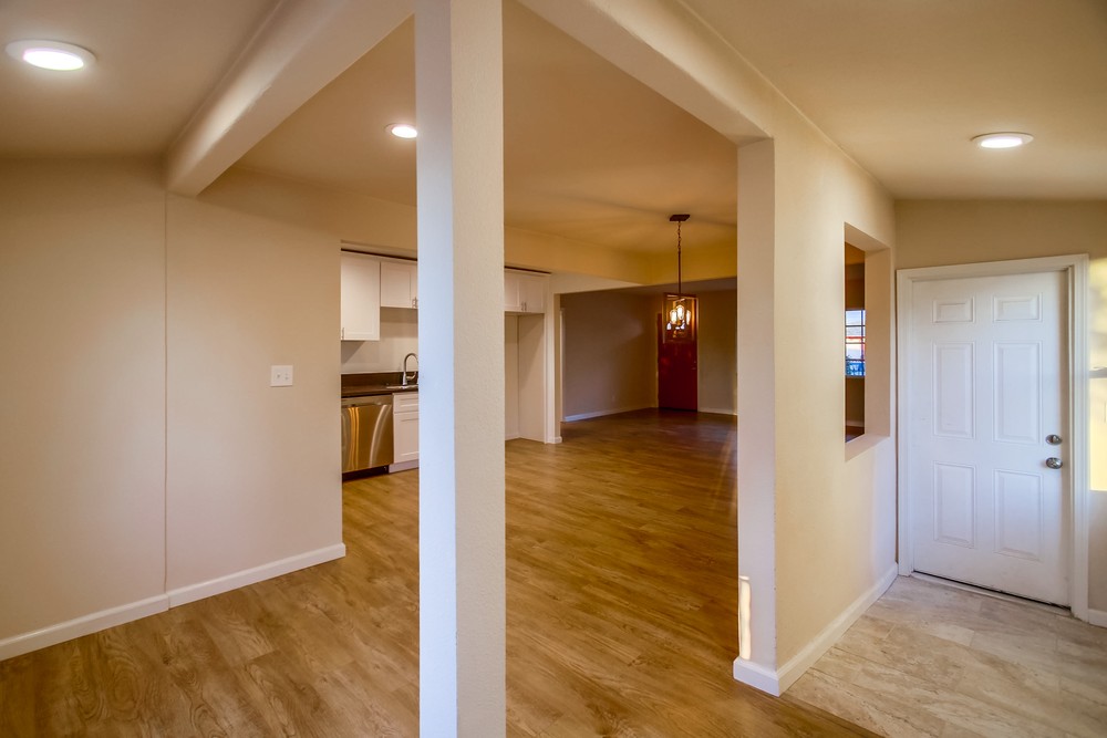 Virtual tour photo 33 of 77 for 712 Raven St