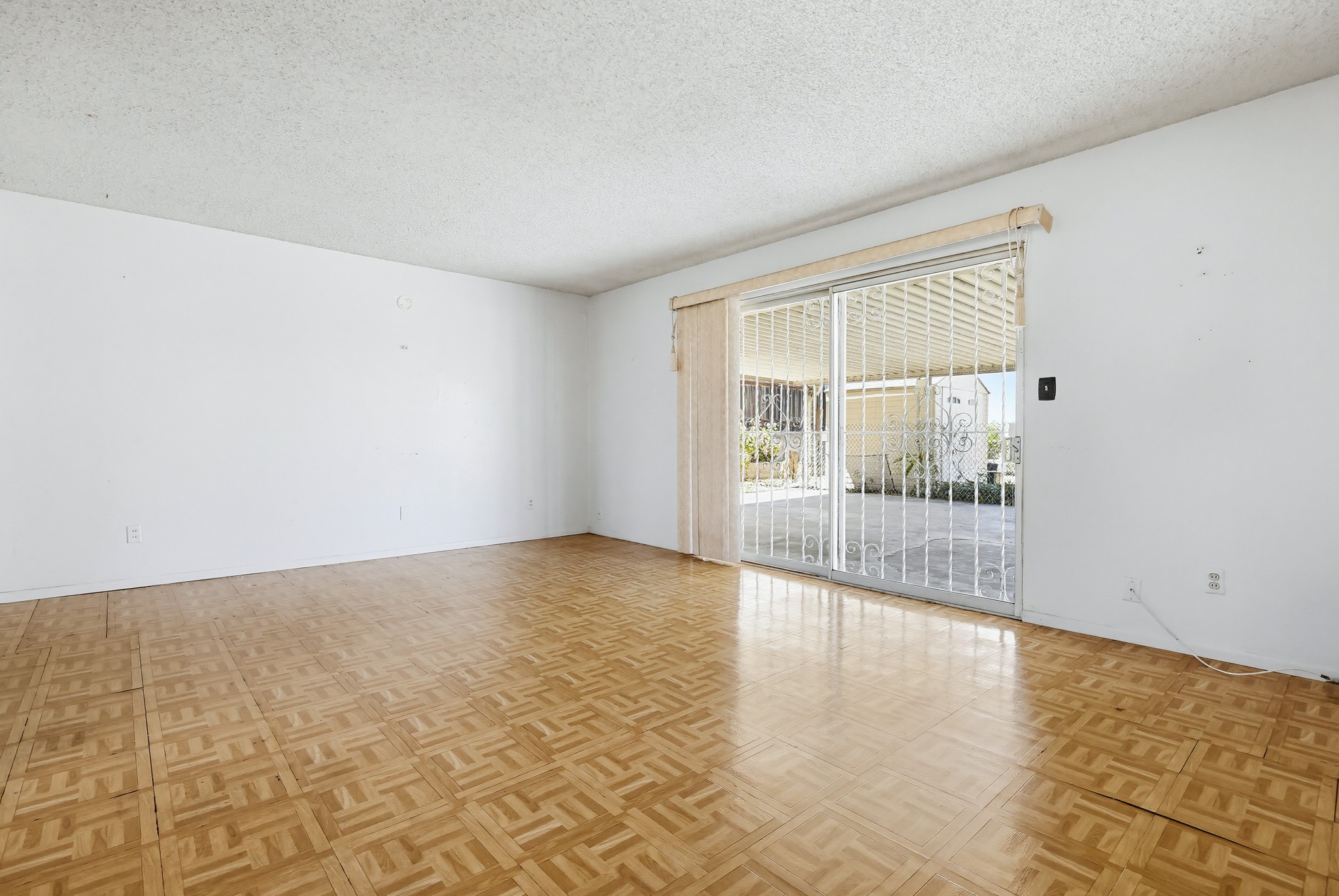 Virtual tour photo 16 of 65 for 7128 Jacmar Ave