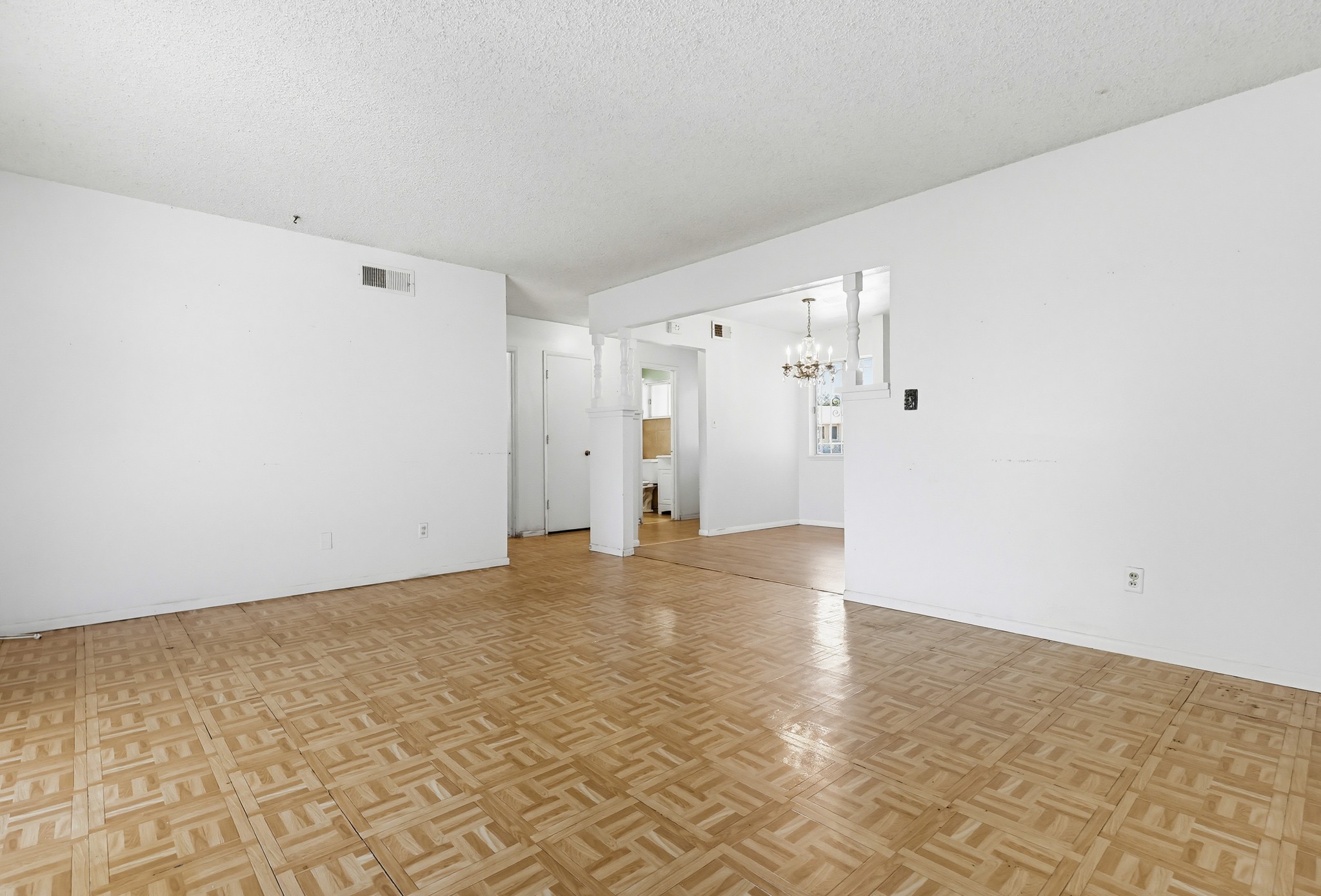 Virtual tour photo 18 of 65 for 7128 Jacmar Ave