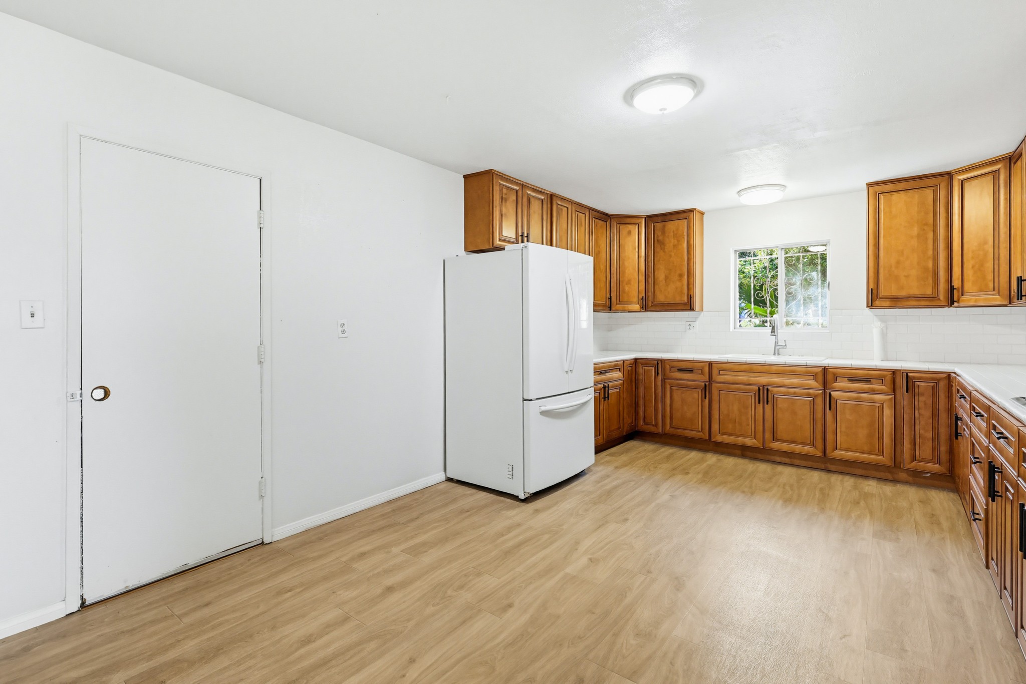 Virtual tour photo 22 of 65 for 7128 Jacmar Ave