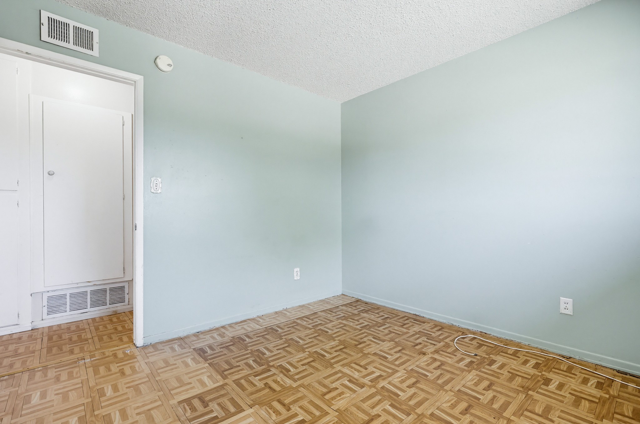 Virtual tour photo 33 of 65 for 7128 Jacmar Ave