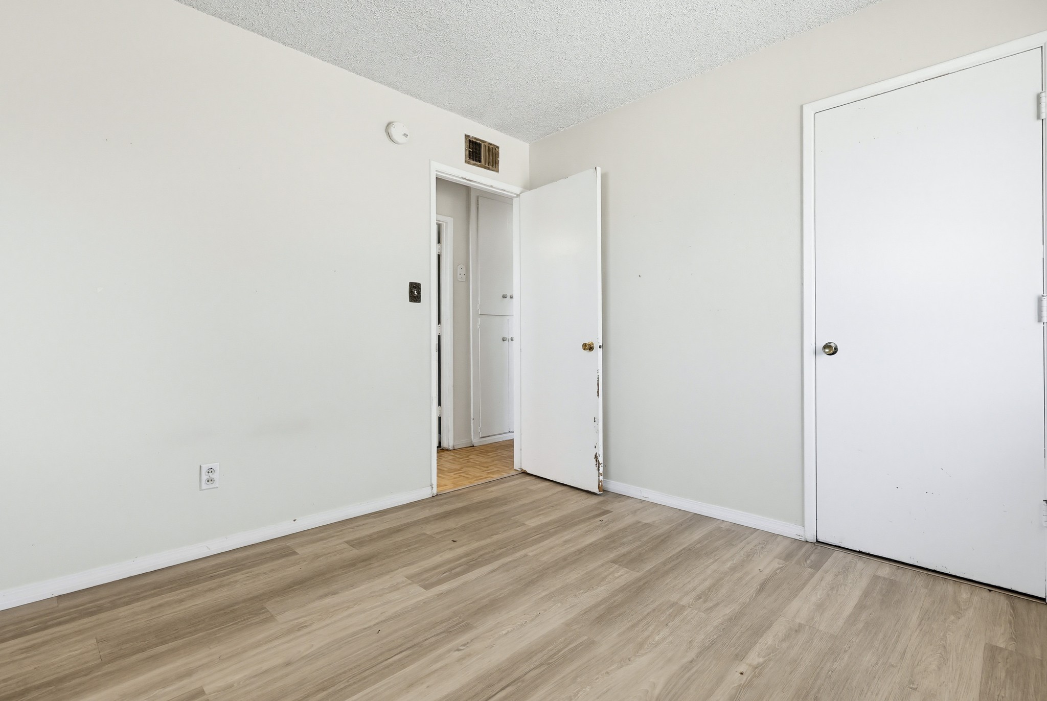 Virtual tour photo 35 of 65 for 7128 Jacmar Ave