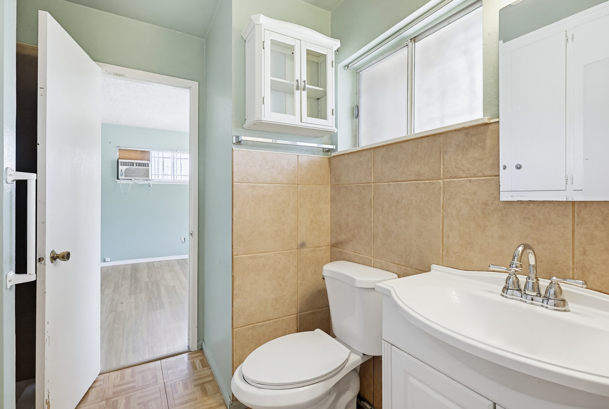 Virtual tour photo 37 of 65 for 7128 Jacmar Ave