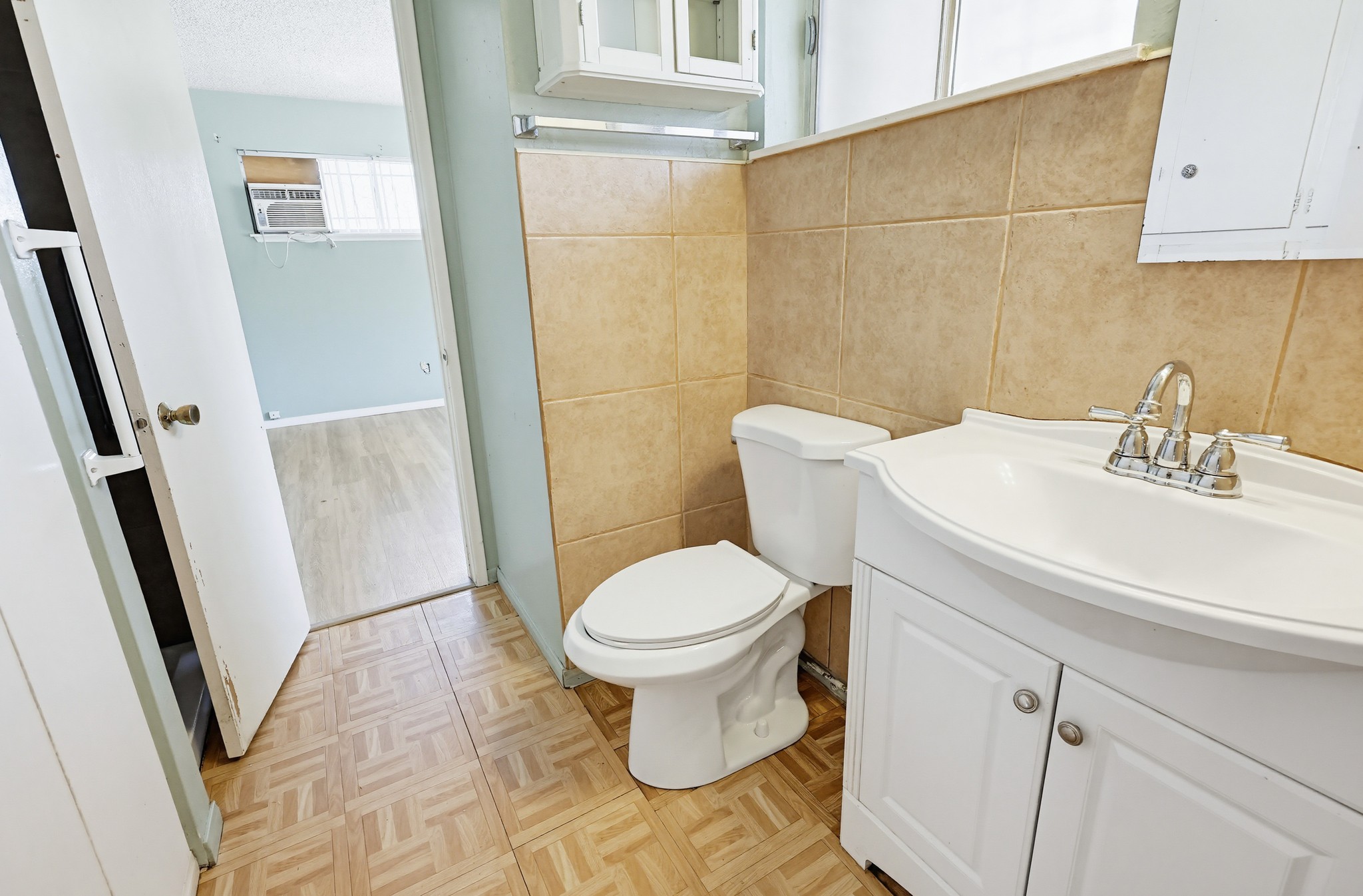 Virtual tour photo 38 of 65 for 7128 Jacmar Ave