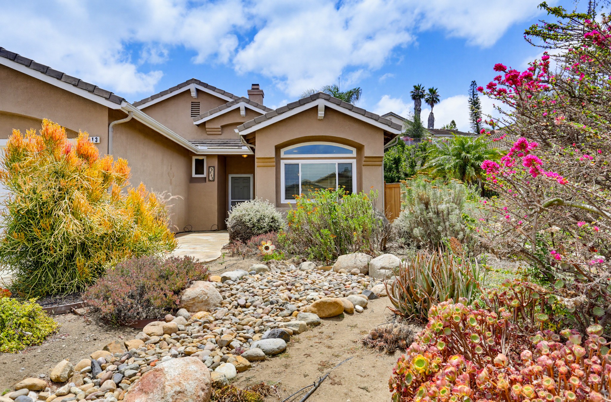 Virtual tour photo 1 of 39 for 713 Bel Air Dr W