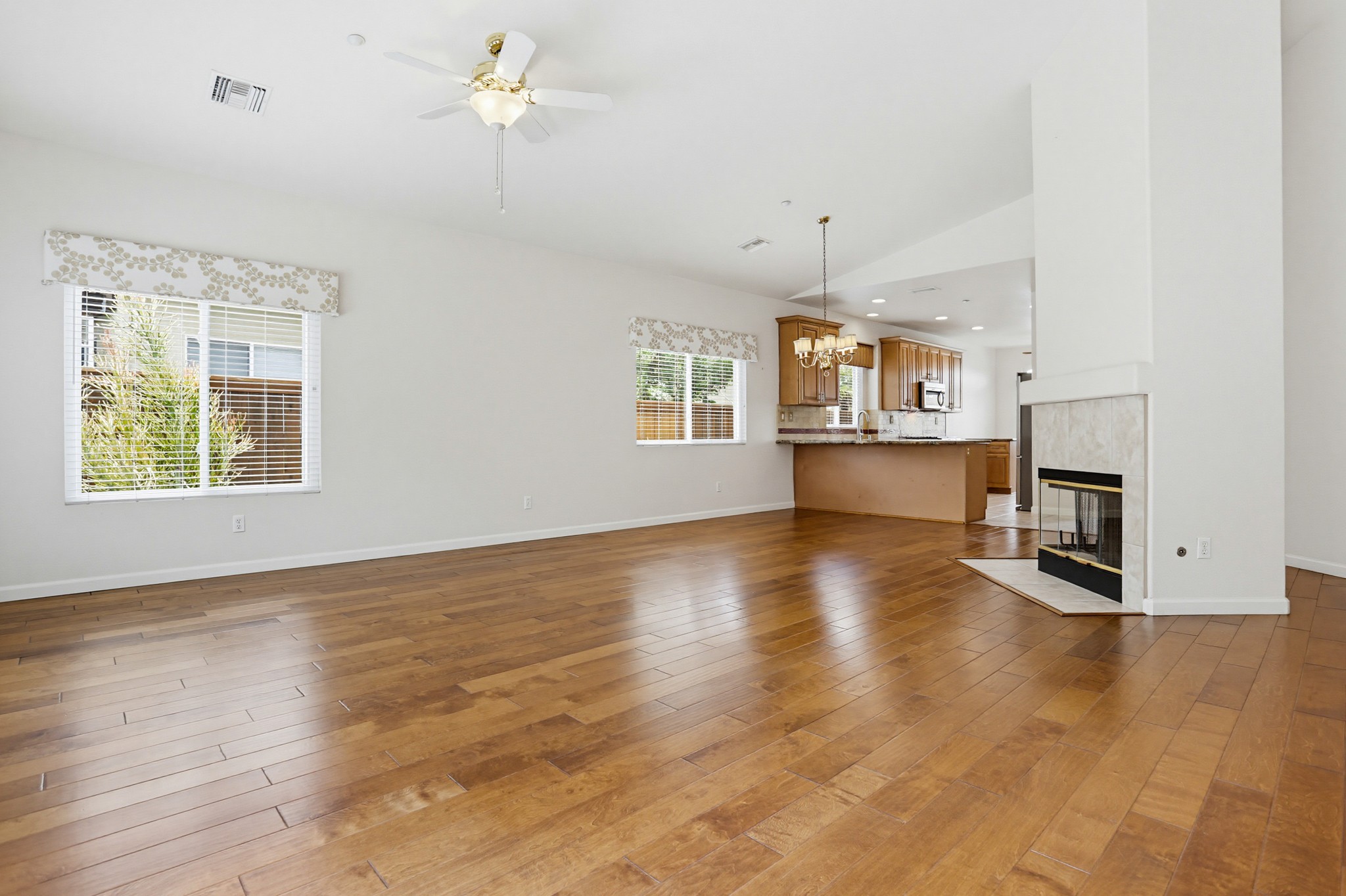 Virtual tour photo 7 of 39 for 713 Bel Air Dr W