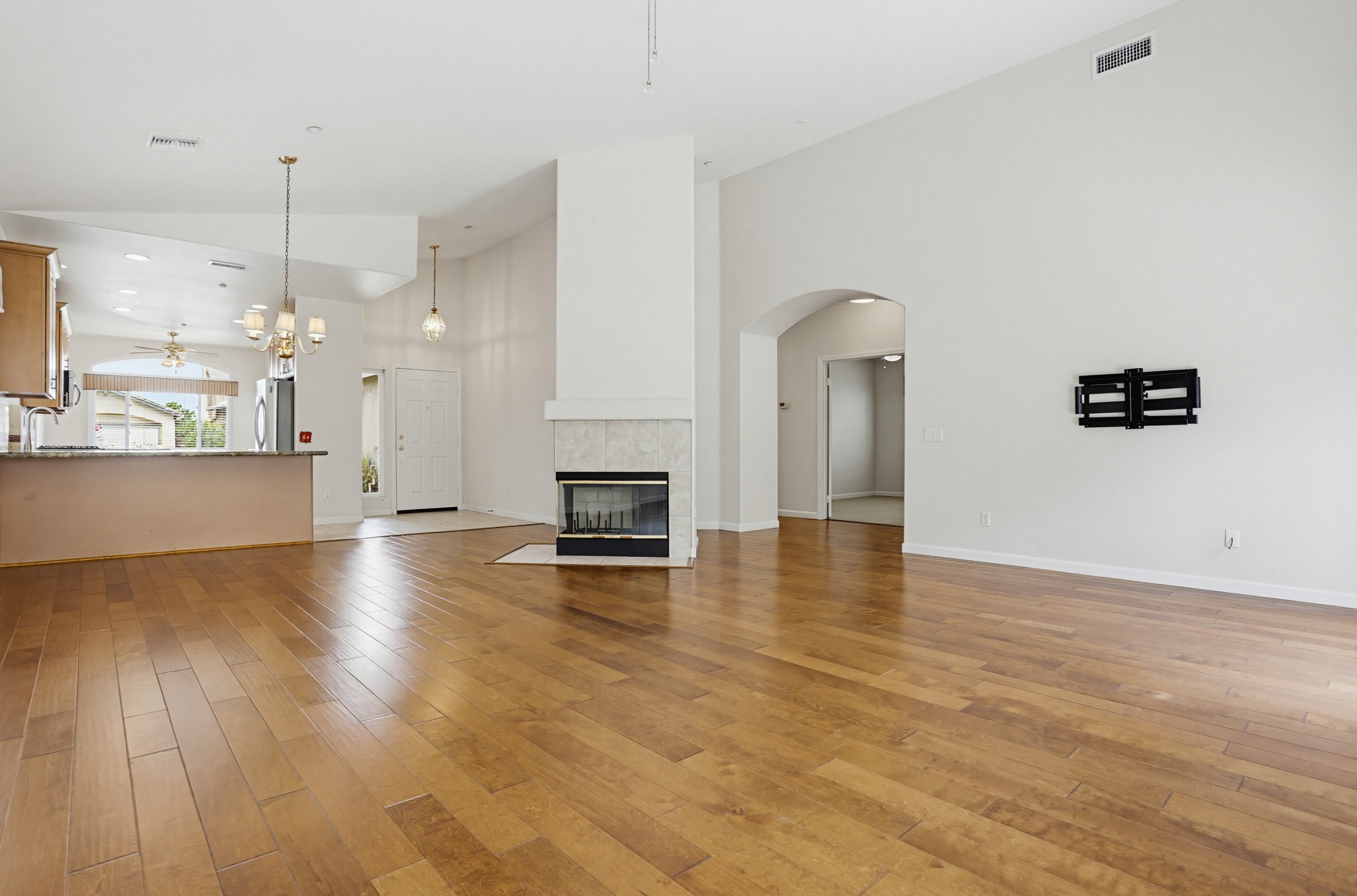 Virtual tour photo 8 of 39 for 713 Bel Air Dr W