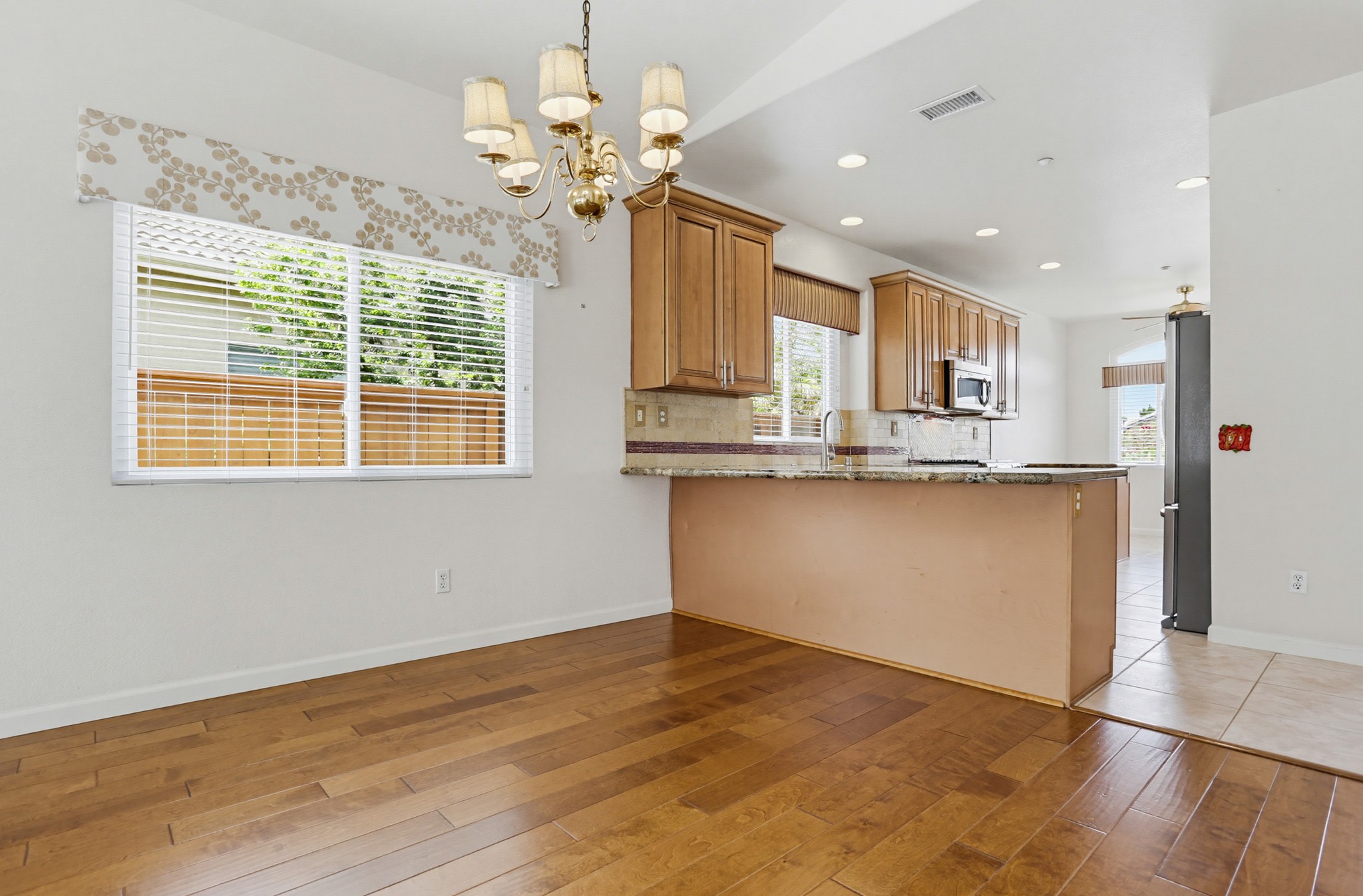 Virtual tour photo 10 of 39 for 713 Bel Air Dr W