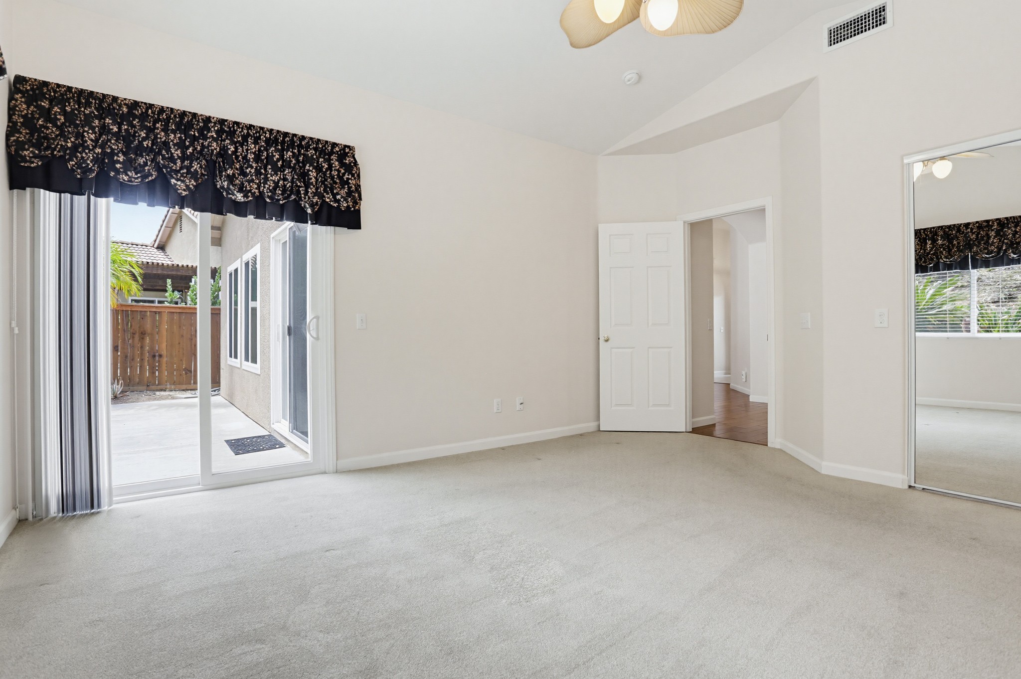 Virtual tour photo 19 of 39 for 713 Bel Air Dr W
