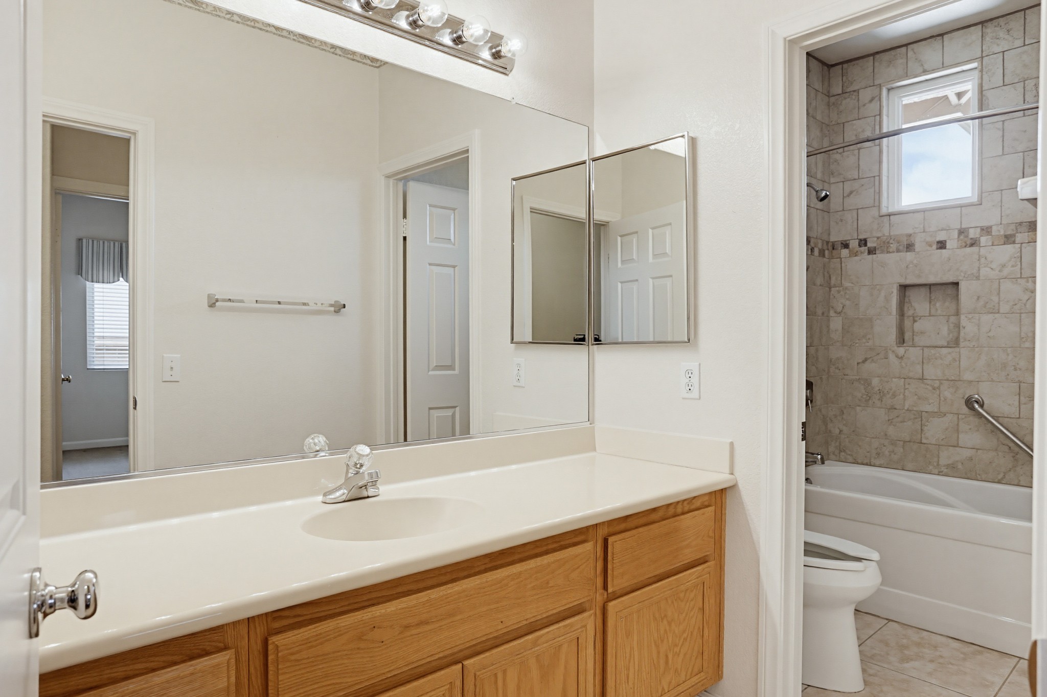 Virtual tour photo 29 of 39 for 713 Bel Air Dr W