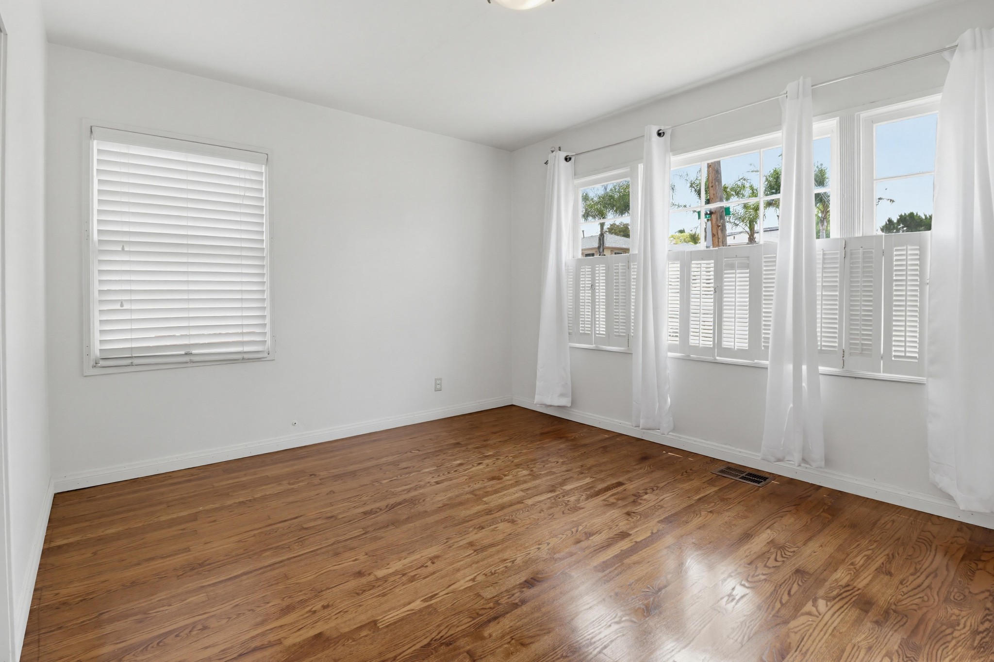 Virtual tour photo 38 of 77 for 7134 Hybeth Dr