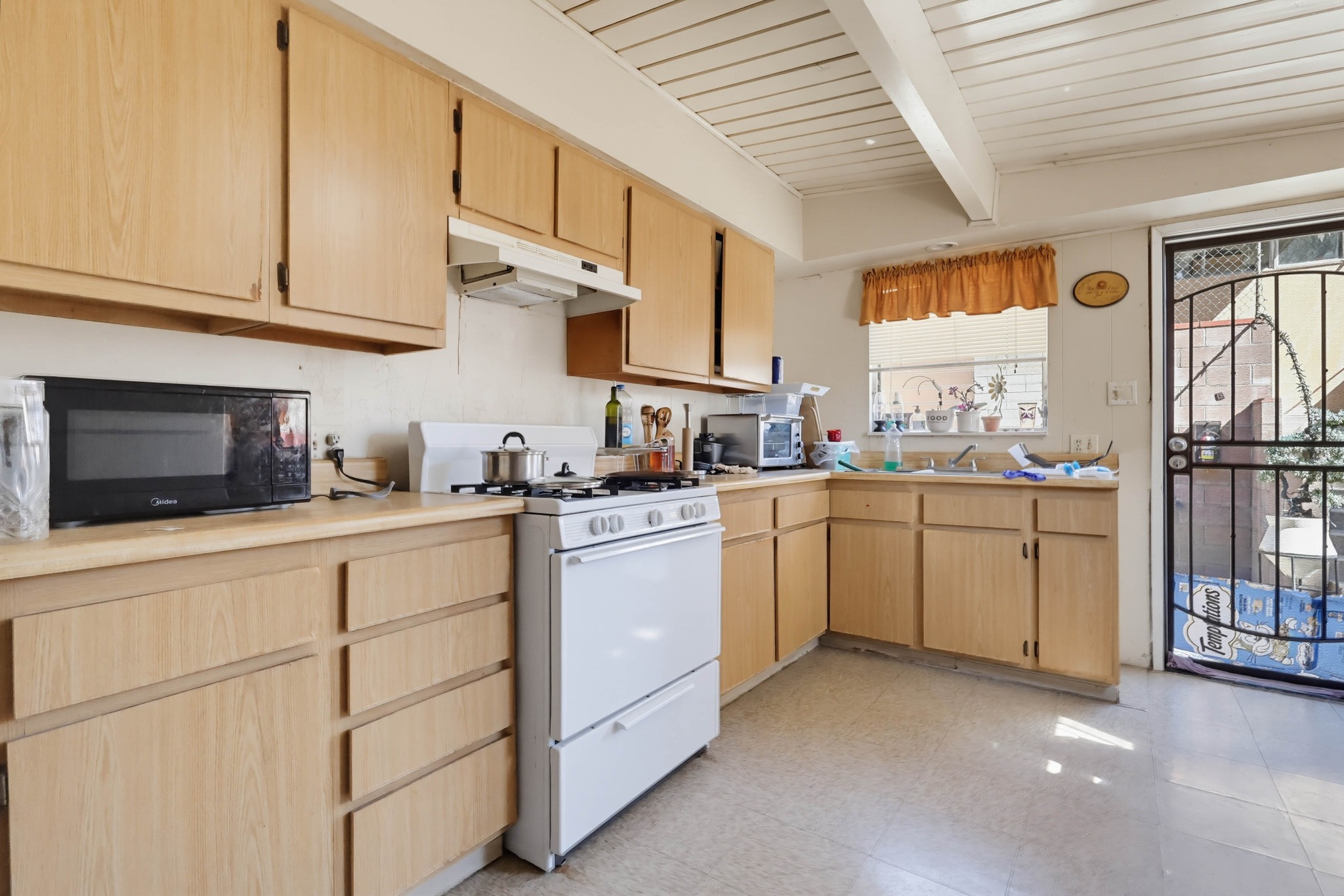 Virtual tour photo 12 of 65 for 714 W Nevada St