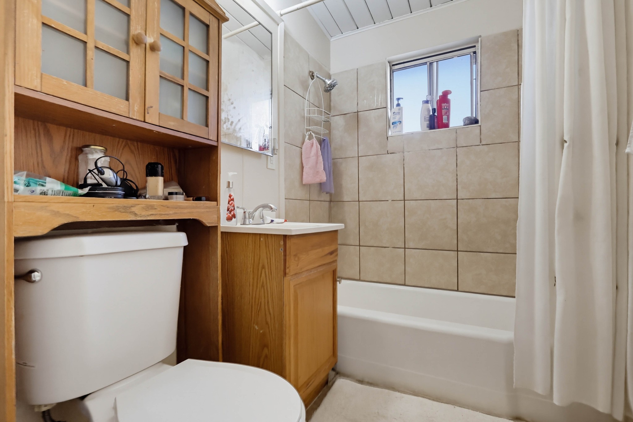 Virtual tour photo 23 of 65 for 714 W Nevada St