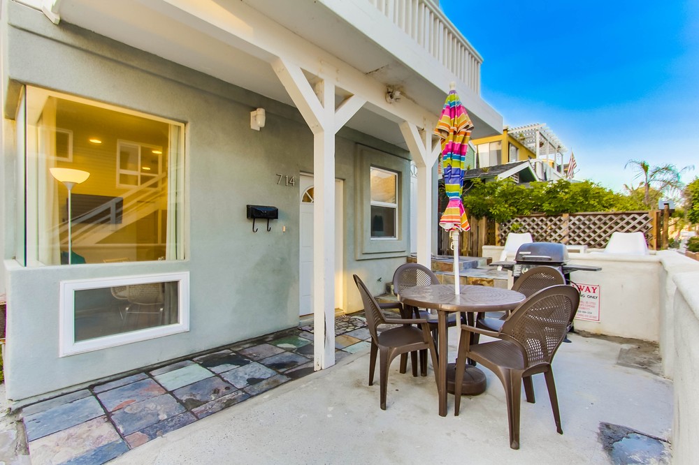 Virtual tour photo 6 of 59 for 714 York Court