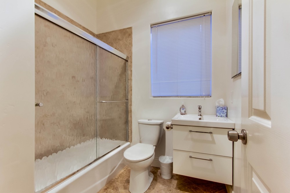 Virtual tour photo 34 of 59 for 714 York Court
