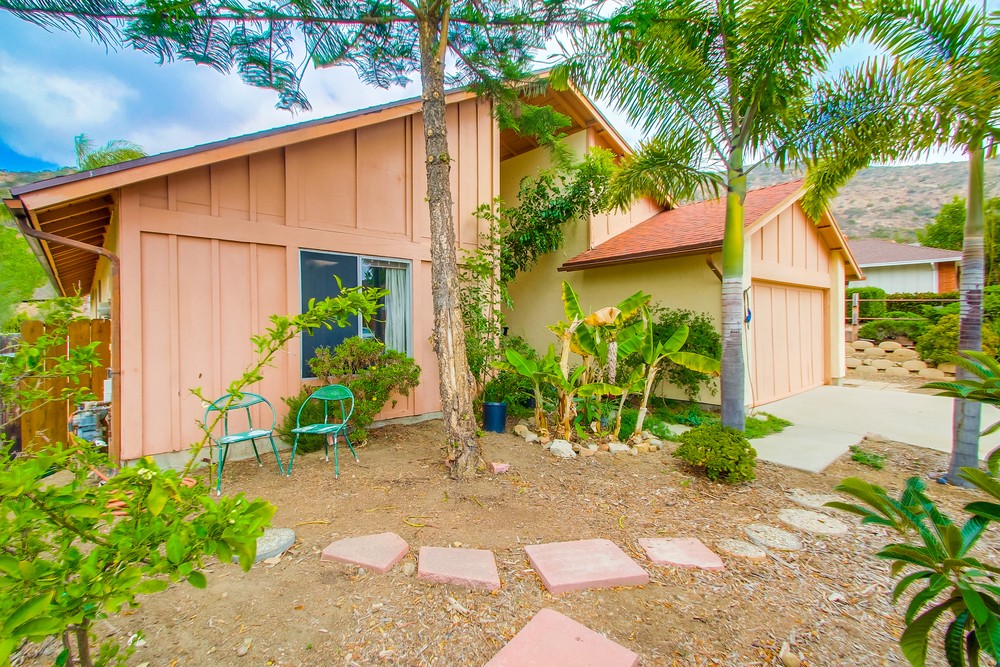 Virtual tour photo 8 of 55 for 7146 Ruane St