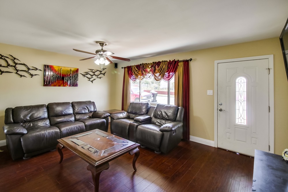 Virtual tour photo 6 of 45 for 715 Jacumba Street