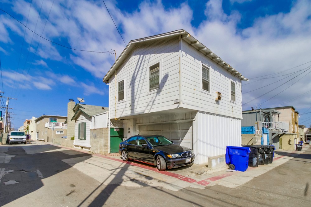 Virtual tour photo 15 of 20 for 715 Jersey Ct