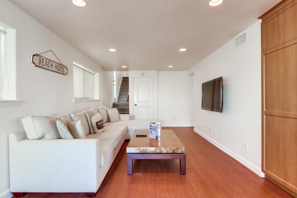 Virtual tour photo 15 of 85 for 715 Santa Clara Pl