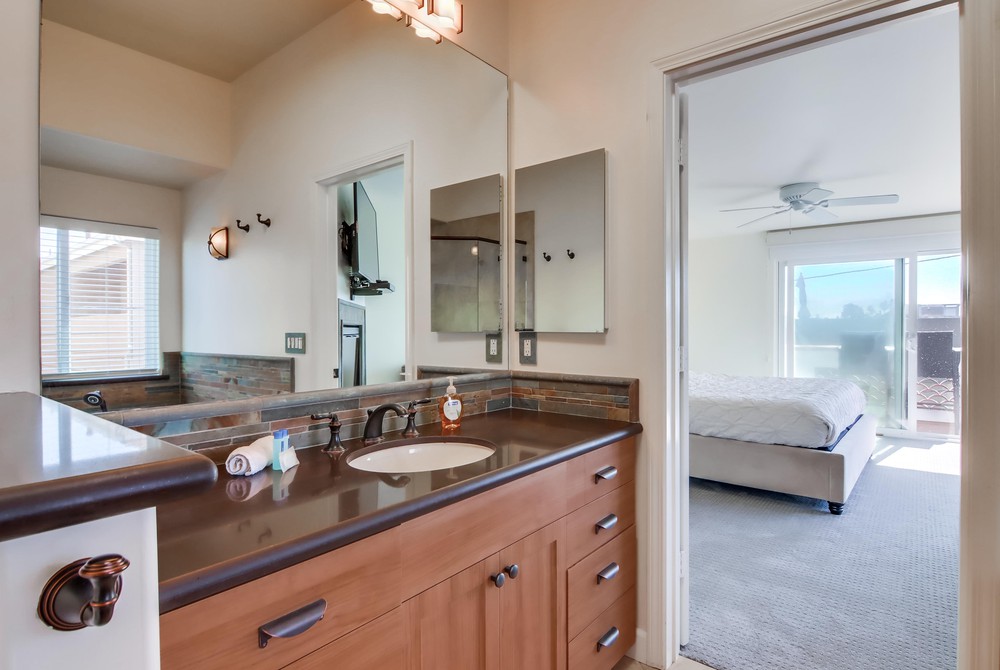 Virtual tour photo 37 of 85 for 715 Santa Clara Pl