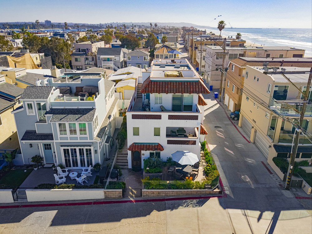 Virtual tour photo 3 of 27 for 715 Santa Clara Pl