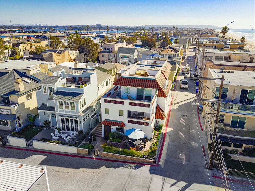 Virtual tour photo 4 of 27 for 715 Santa Clara Pl