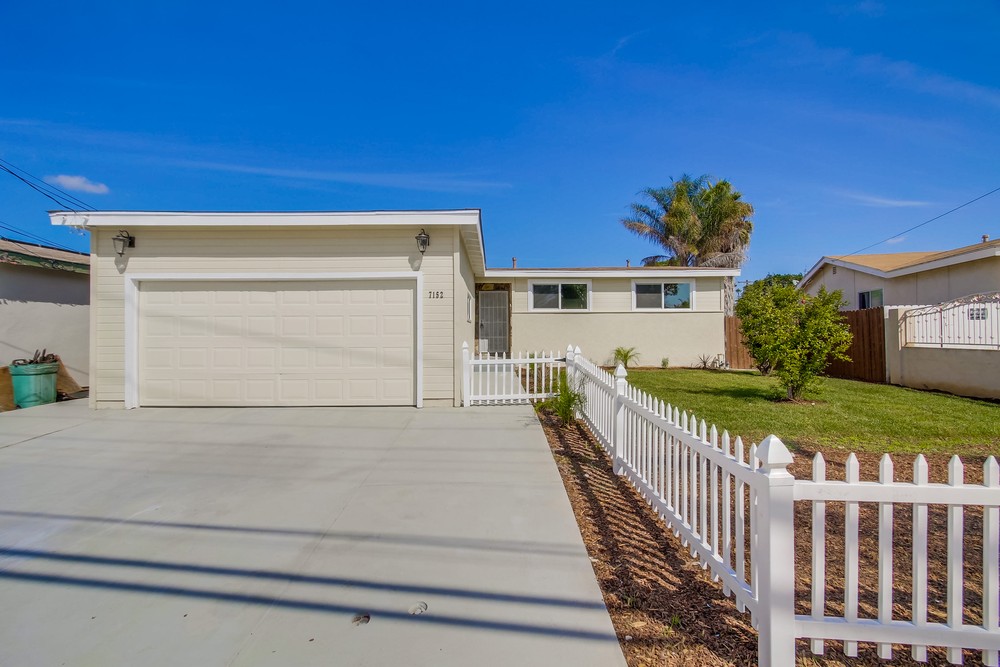 Virtual tour photo 5 of 53 for 7152 Beagle St