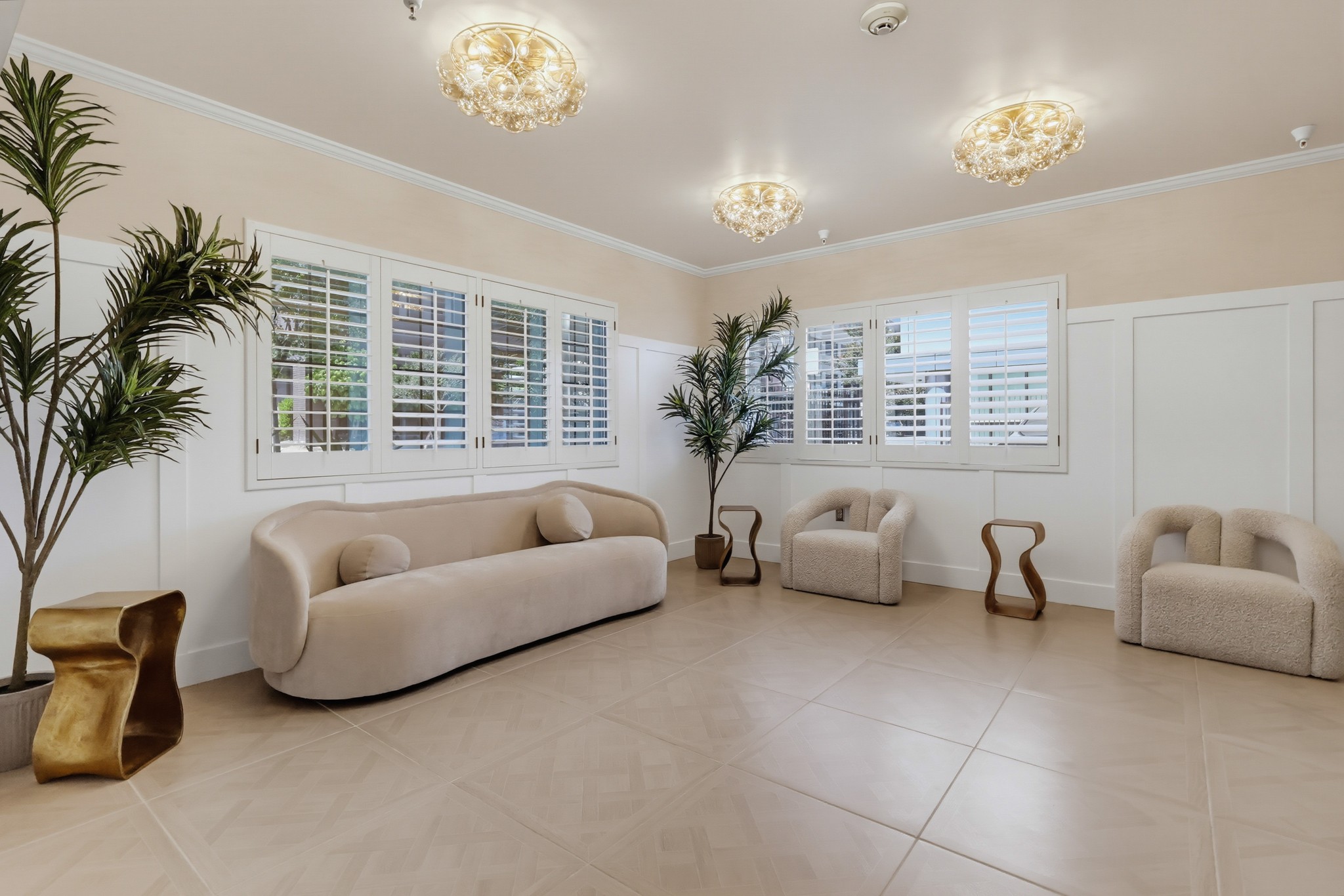 Virtual tour photo 18 of 43 for 716 S Fair Oaks Ave