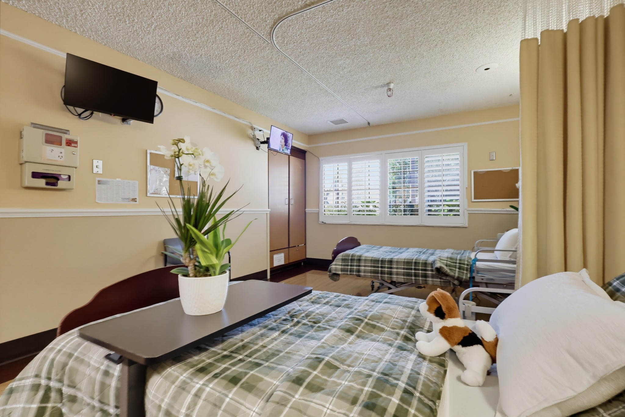Virtual tour photo 29 of 43 for 716 S Fair Oaks Ave