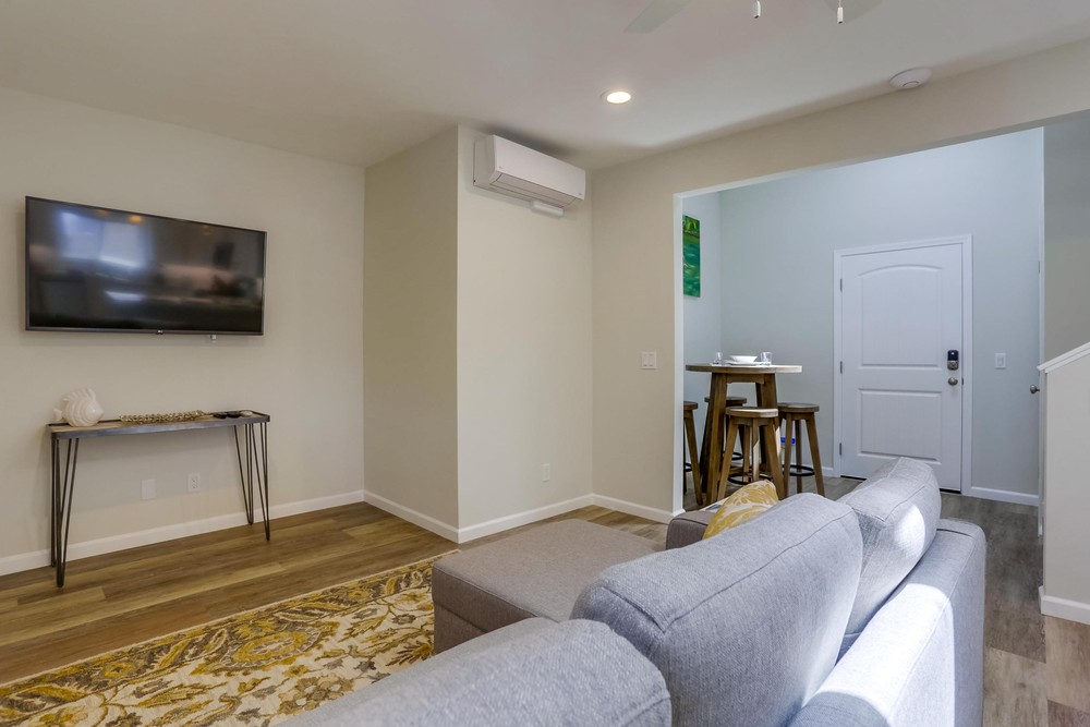 Virtual tour photo 10 of 41 for 716 Ventura Pl