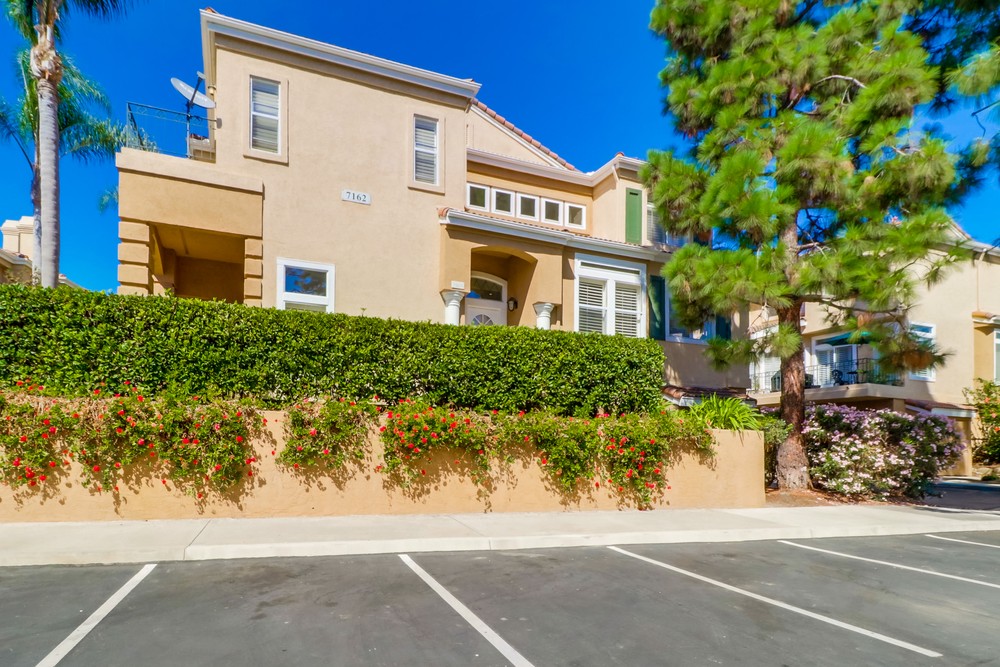 Virtual tour photo 4 of 61 for 7162 Calabria Ct unit A