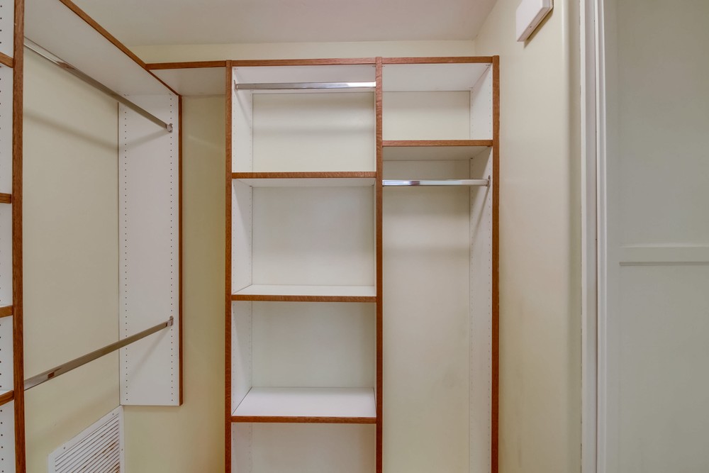 Virtual tour photo 35 of 53 for 717 Asbury Ct A