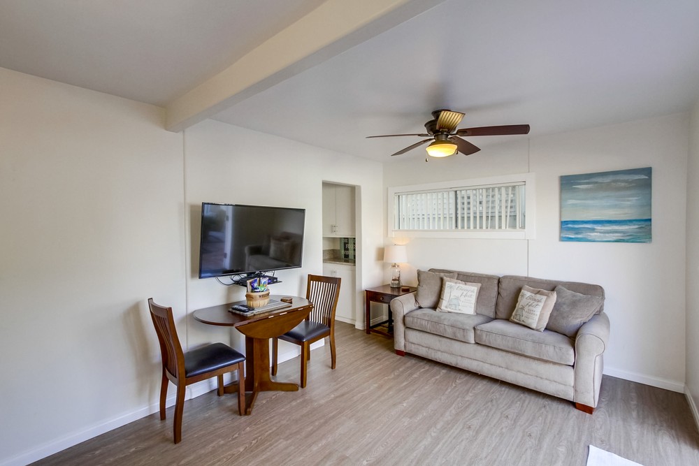 Virtual tour photo 8 of 49 for 717 Dover Ct