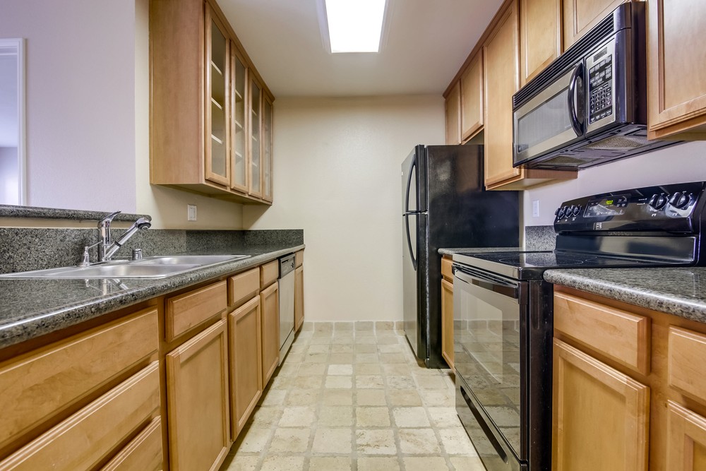 Virtual tour photo 9 of 38 for 7180 Shoreline Dr