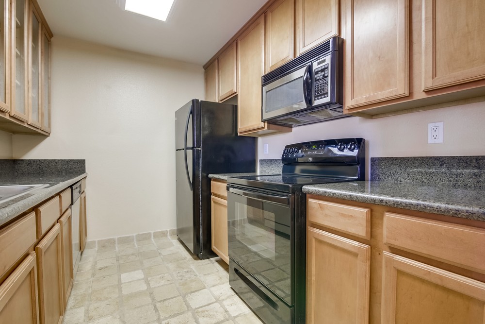 Virtual tour photo 11 of 38 for 7180 Shoreline Dr