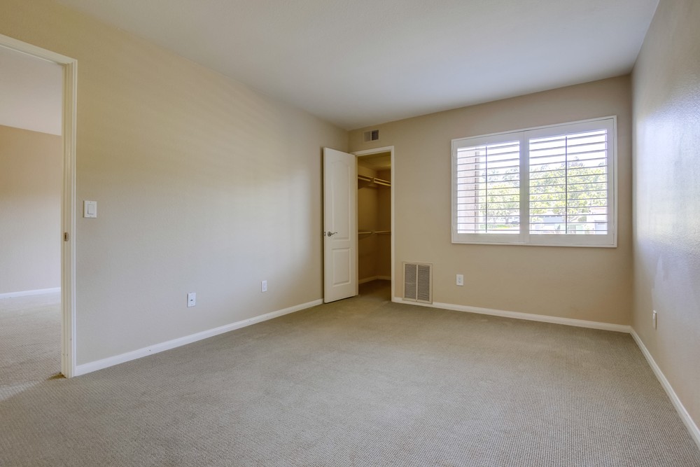 Virtual tour photo 16 of 38 for 7180 Shoreline Dr